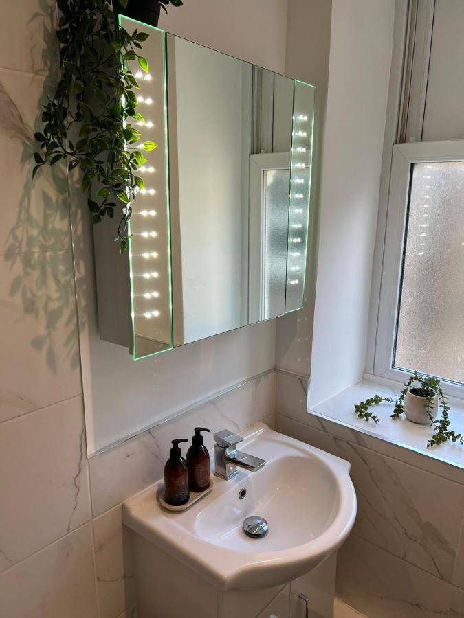 Peaceful & Stylish Brighton Studio Apartment Екстериор снимка